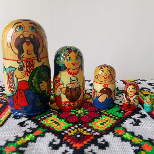 Матрьошка хлопчик українець п’ять  фігуркок 10, 5 см