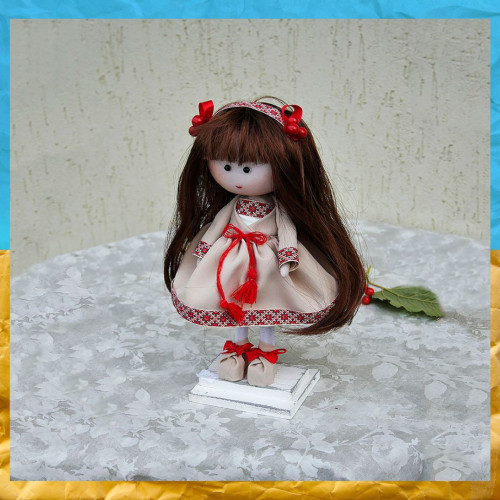 Дівчинка-Українка з вишиванкою лялька 28 см